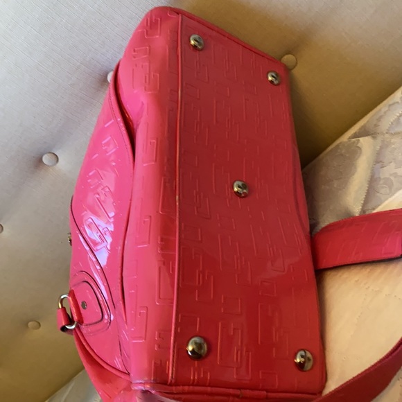 Guess Travel Bag - Picture 4 of 4